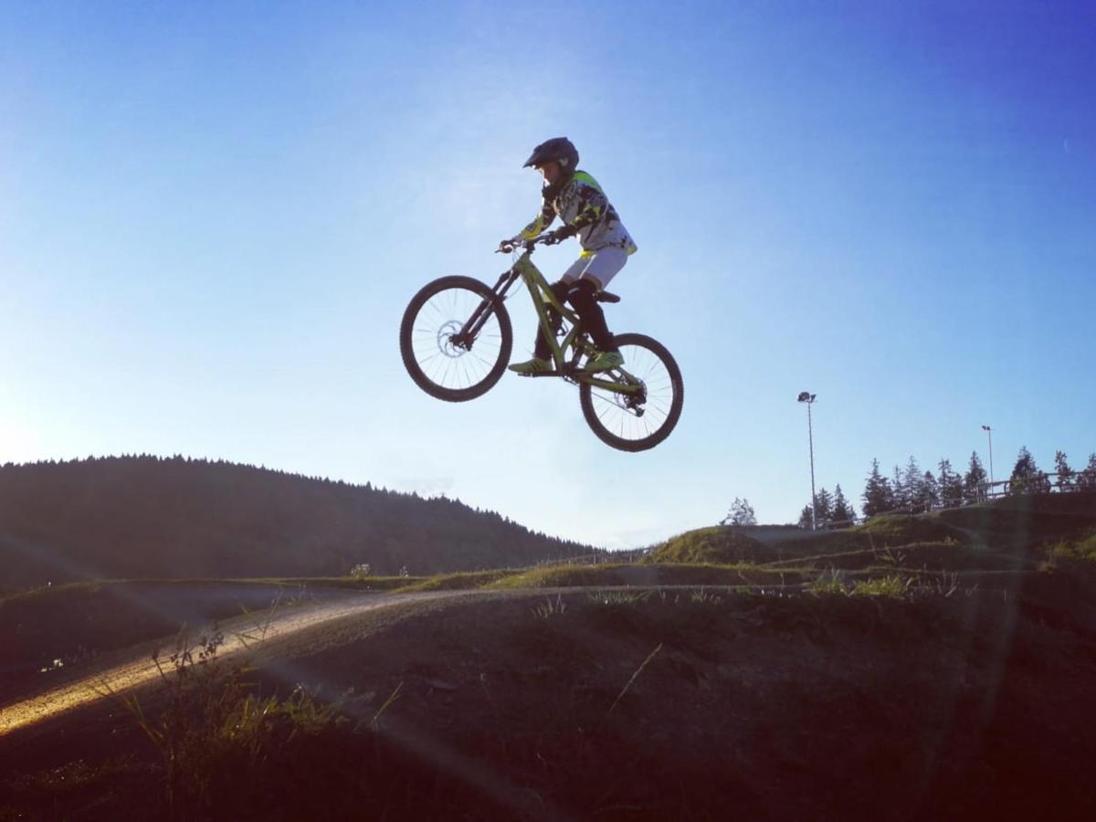 Bergkristall Direkt Am Bikepark Und Skigebiet, 2 Schlafzimmer, Terrasse, Abschliessbarer Keller Winterberg Extérieur photo